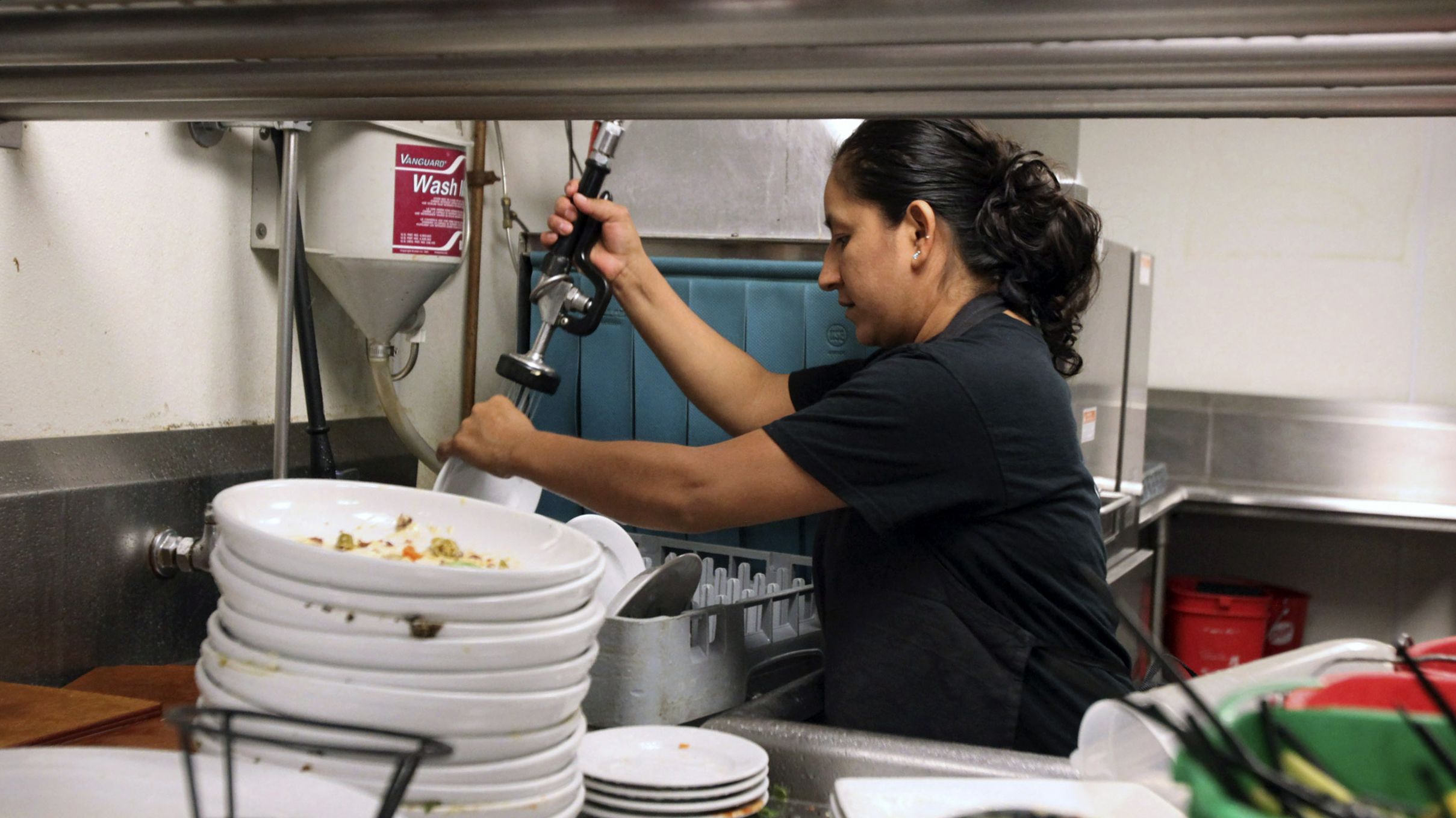 Dishroom Attendant Jobs in Canada