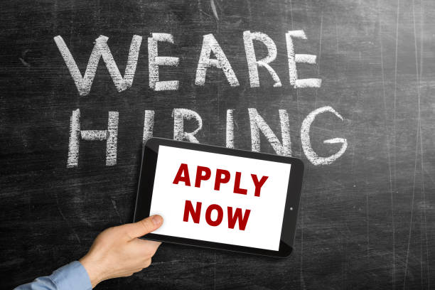 how many job vacancies are available in Canada