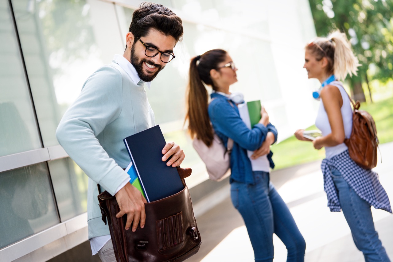 Top H-1B Sponsoring Companies: Roles & Salaries from Microsoft and Amazon ($140K Avg)