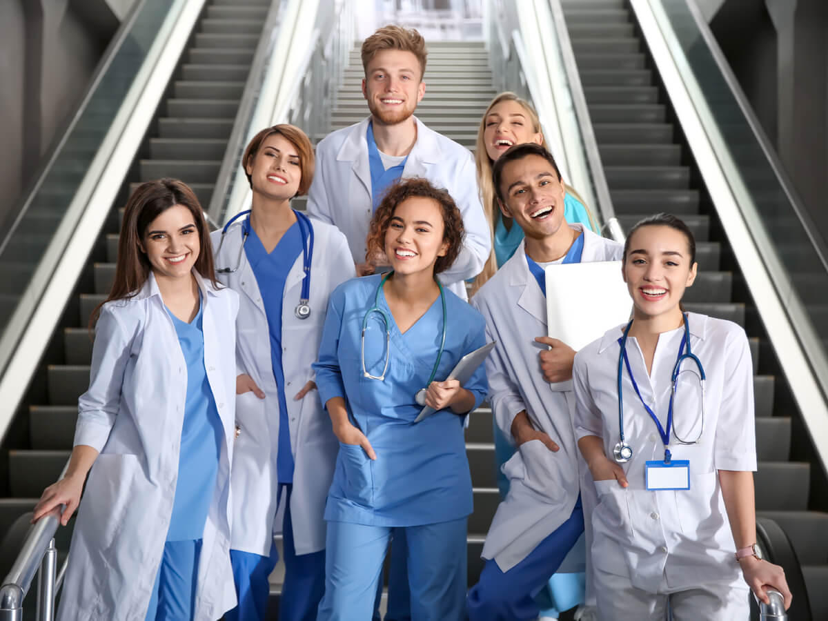 Study Medicine in the USA with a Scholarship